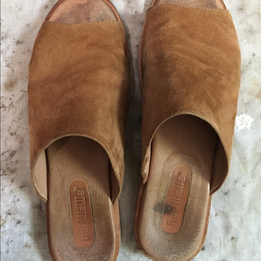 GeeWaWa suede sandal size 8